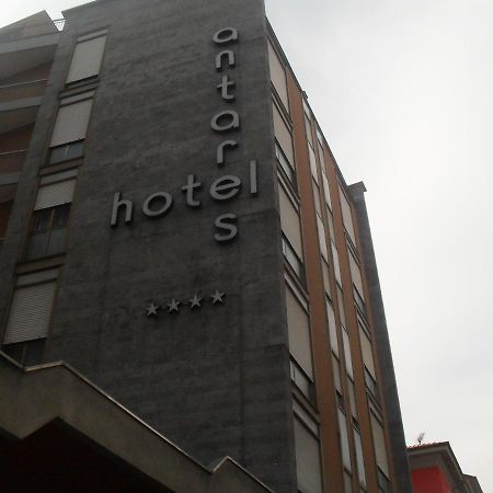 ארונה Hotel Antares מראה חיצוני תמונה