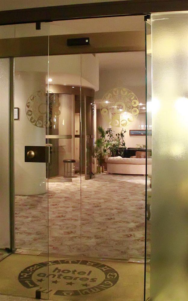 ארונה Hotel Antares מראה חיצוני תמונה