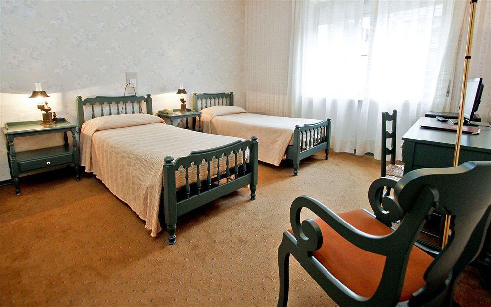 ארונה Hotel Antares מראה חיצוני תמונה