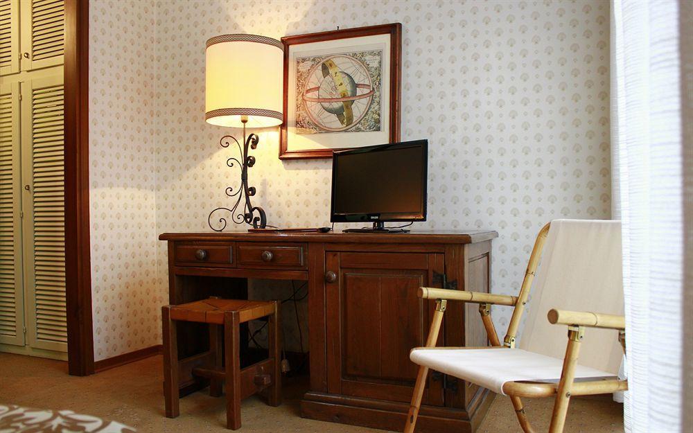 ארונה Hotel Antares מראה חיצוני תמונה