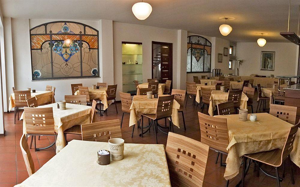 ארונה Hotel Antares מראה חיצוני תמונה