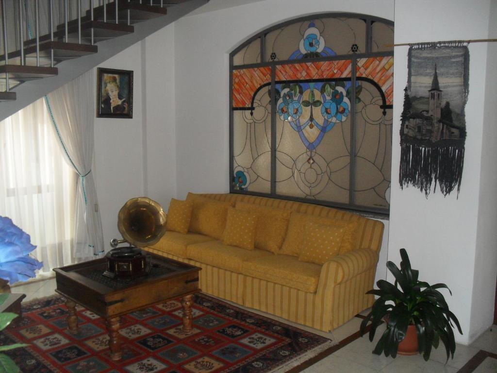 ארונה Hotel Antares מראה חיצוני תמונה