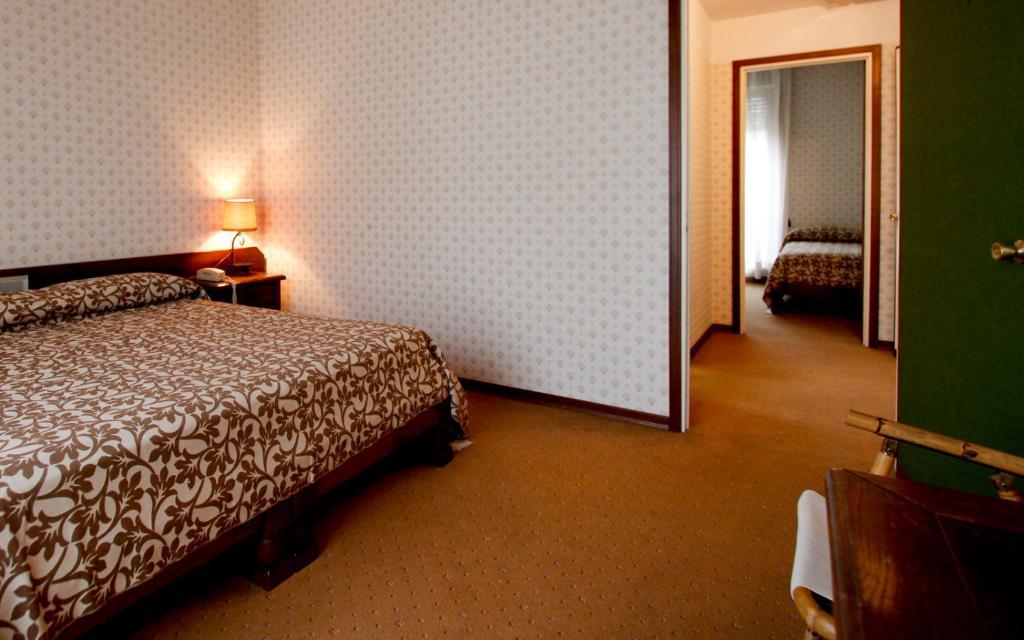 ארונה Hotel Antares מראה חיצוני תמונה