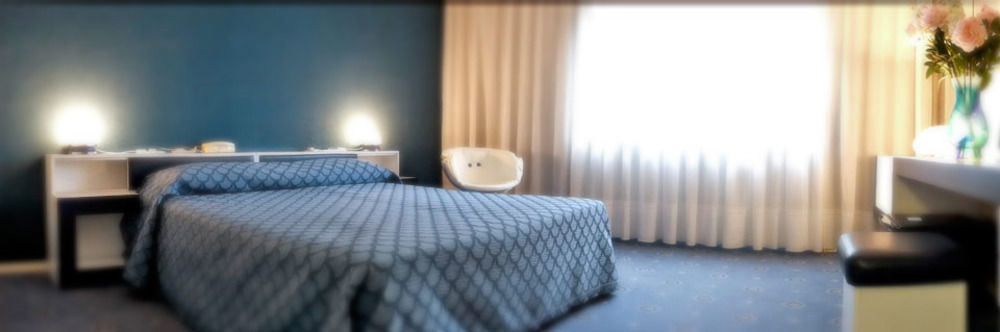 ארונה Hotel Antares מראה חיצוני תמונה