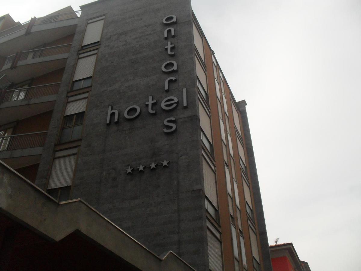 ארונה Hotel Antares מראה חיצוני תמונה